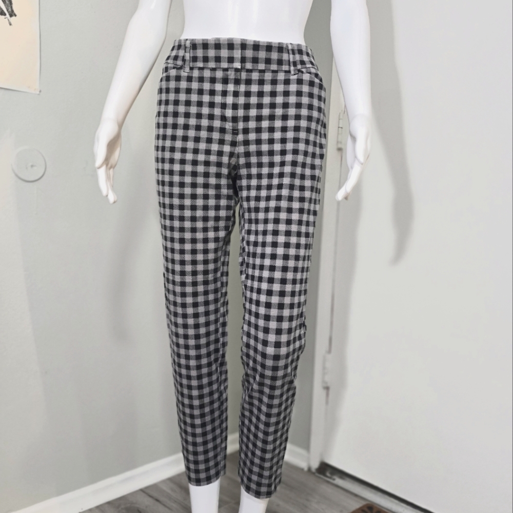 NY&CO STRETCH CROPPED STRAGHT LEG GINGHAM PANTS